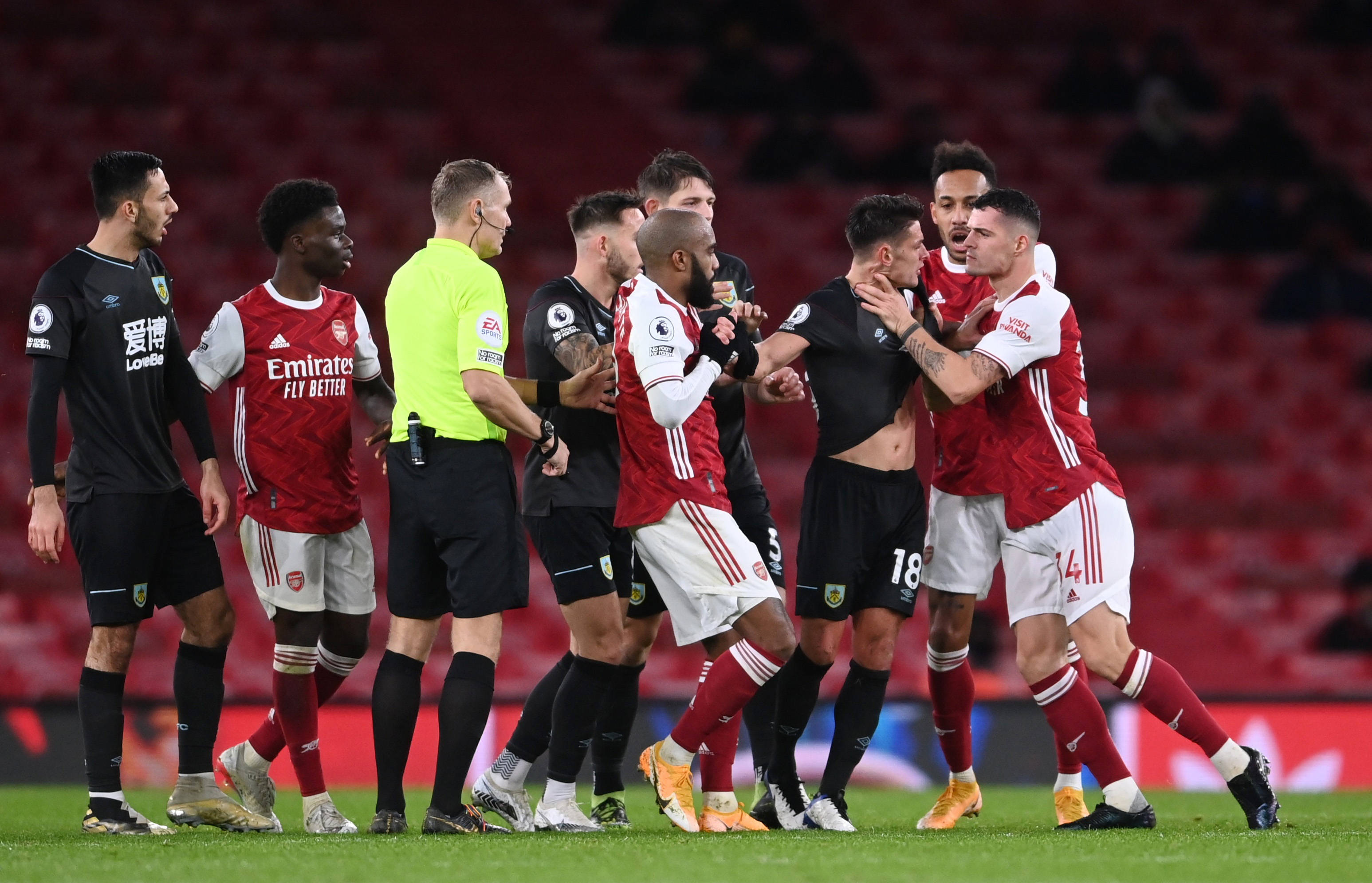 他以灵活的 他以灵活的